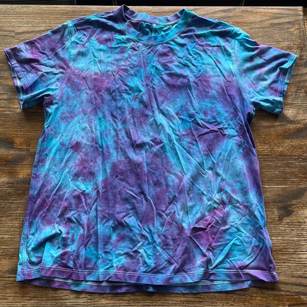 Tie dyed lululemon t shirt